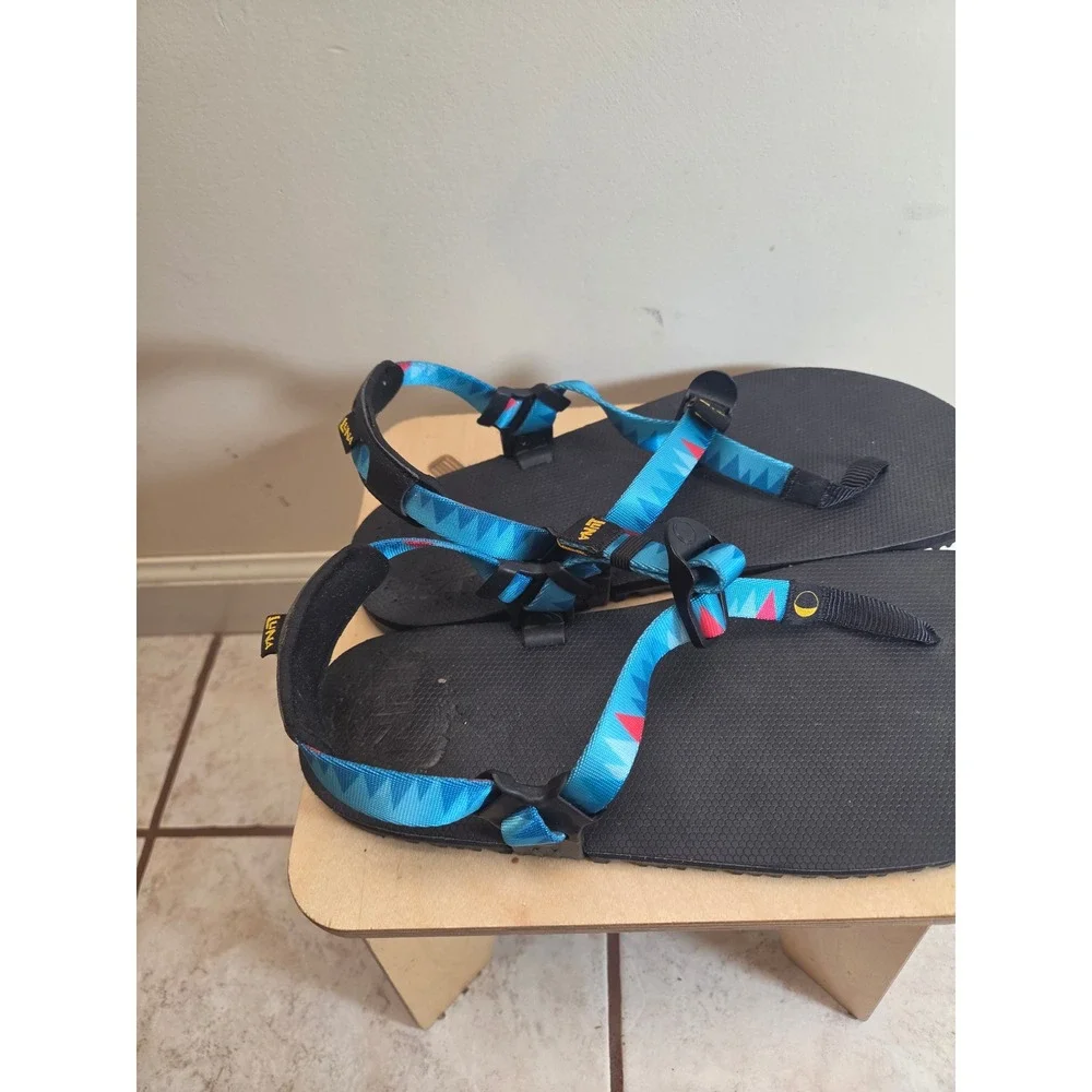 Luna Sandals Mono Winged Edition Mens 10 Blue Geometric Vibram Megagrip Hiking